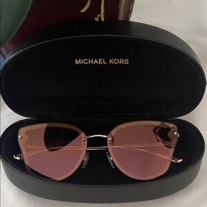 Michael Kors Sanibel Purple Inside and Pink Outside Sunglasses With Case NWOT